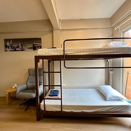 Films House Hostel Bangsaen Eksteriør billede