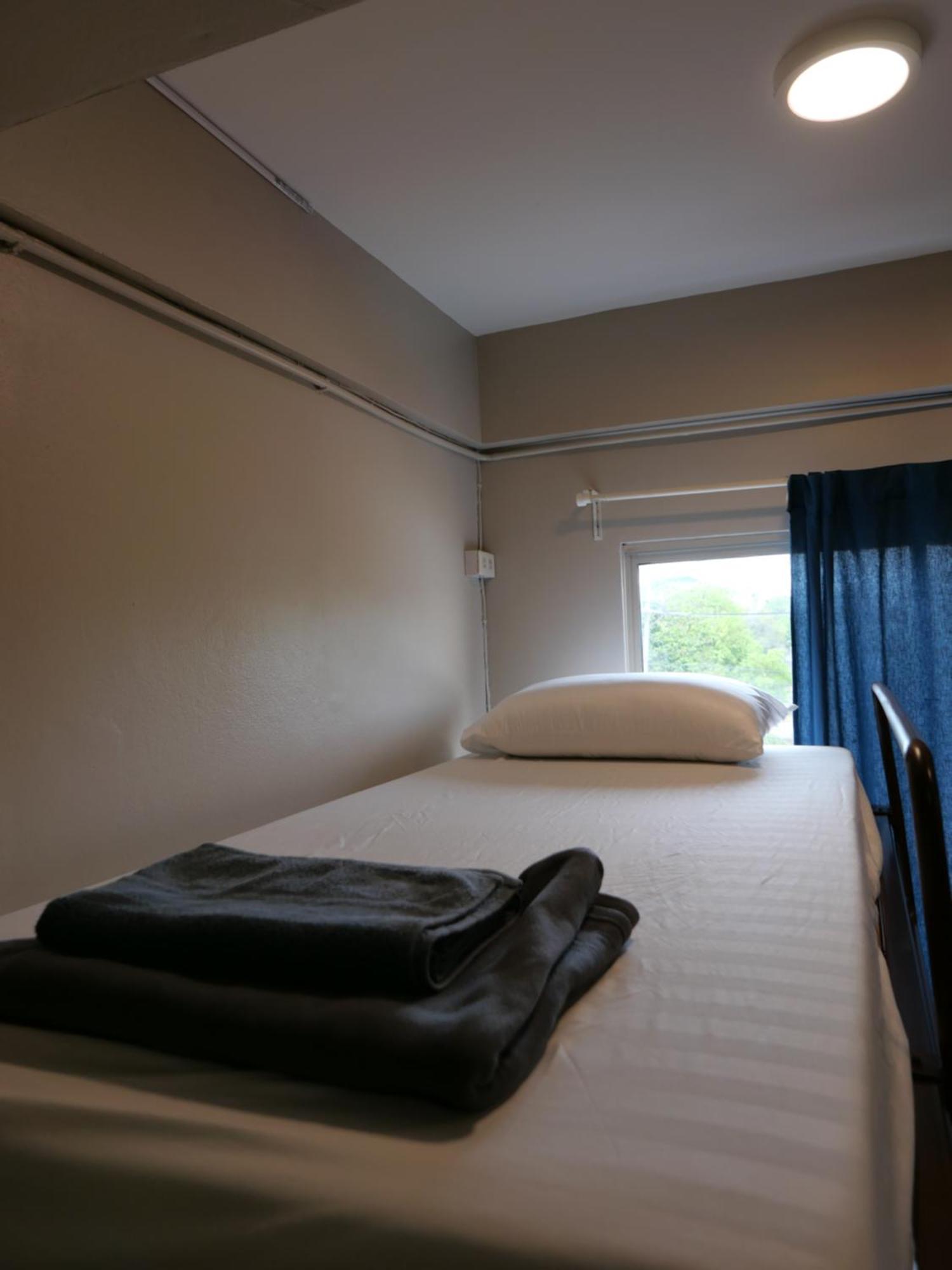 Films House Hostel Bangsaen Eksteriør billede