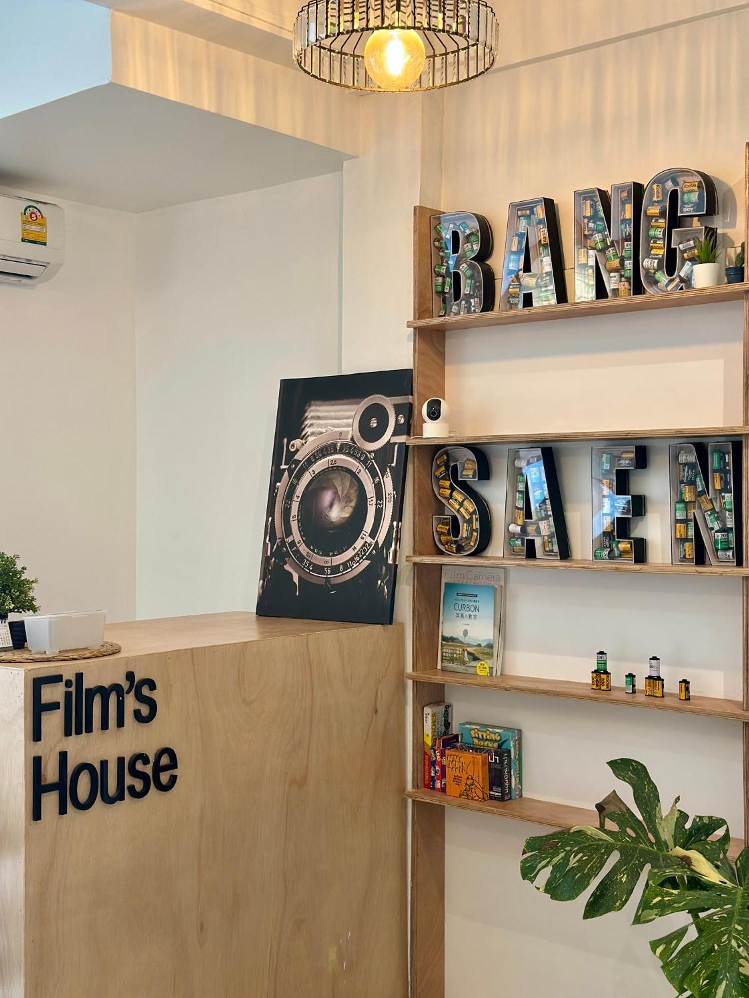 Films House Hostel Bangsaen Eksteriør billede